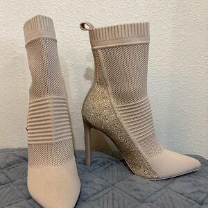 Steve Madden Maxwelle Blush Pointy Toe Ankle Boots